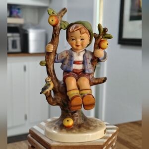 Vintage M.I Hummel "Apple Tree Boy" #142/1 Figurine - GOEBEL W Germany